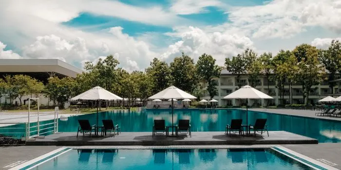 ویلا لوکس 3 آلاچیق در محوطه