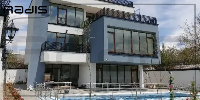 ویلای استخر دار سه طبقه