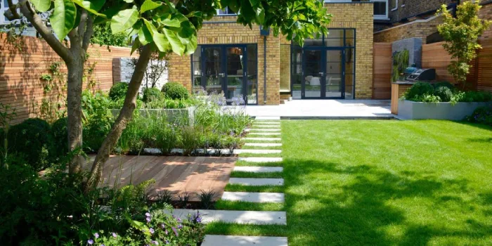 محوطه سازی ویلای کوچک